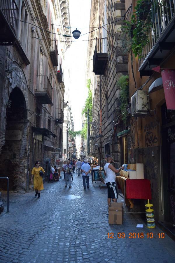 Domus San Biagio 14 Bed & Breakfast Napoli Eksteriør bilde